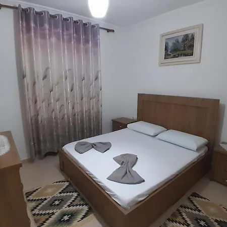 Taverna Laberia 3 Apartment Gjirokastër