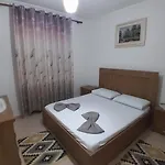 Taverna Laberia 3 Apartment Gjirokaster