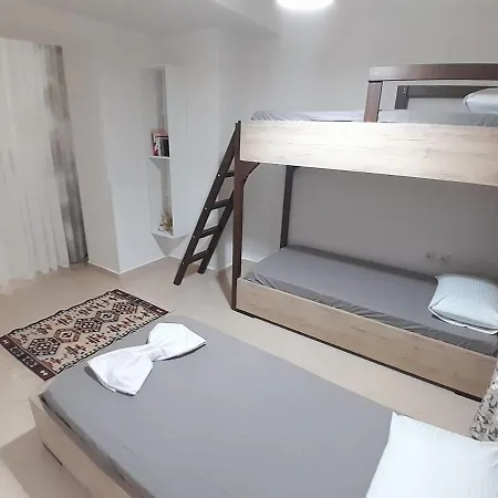 Taverna Laberia 3 Appartement *